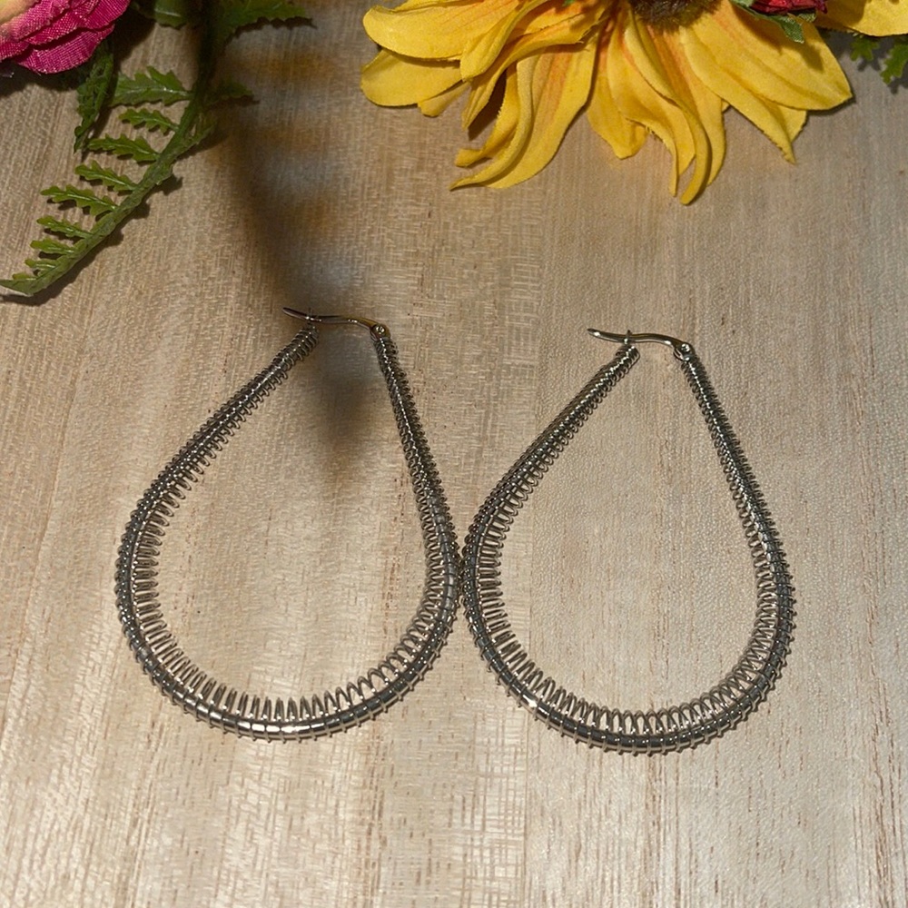 DROP RING Material: Stainless steel
Earring: 50mm